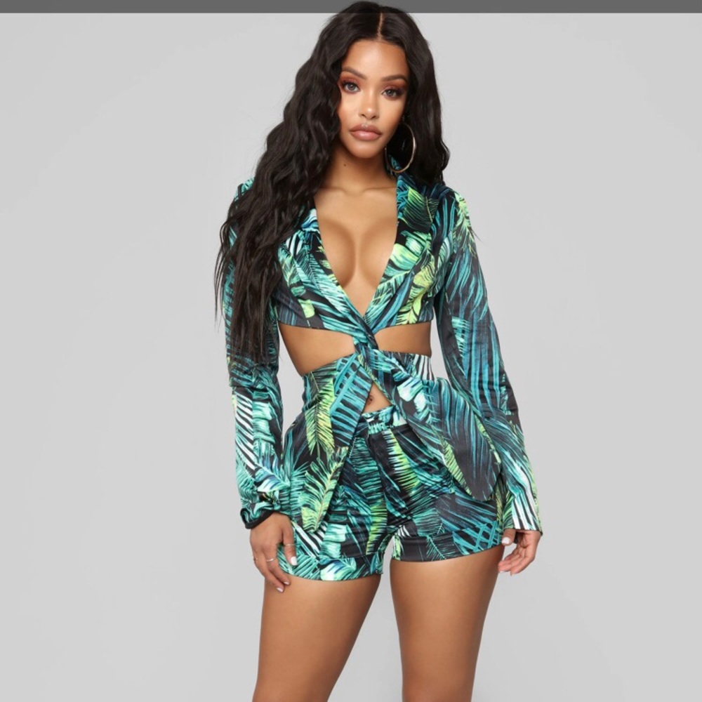 Party in my Cabana Tropical set-Green